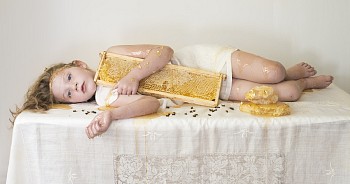 kristenhatgisinkhoneybees