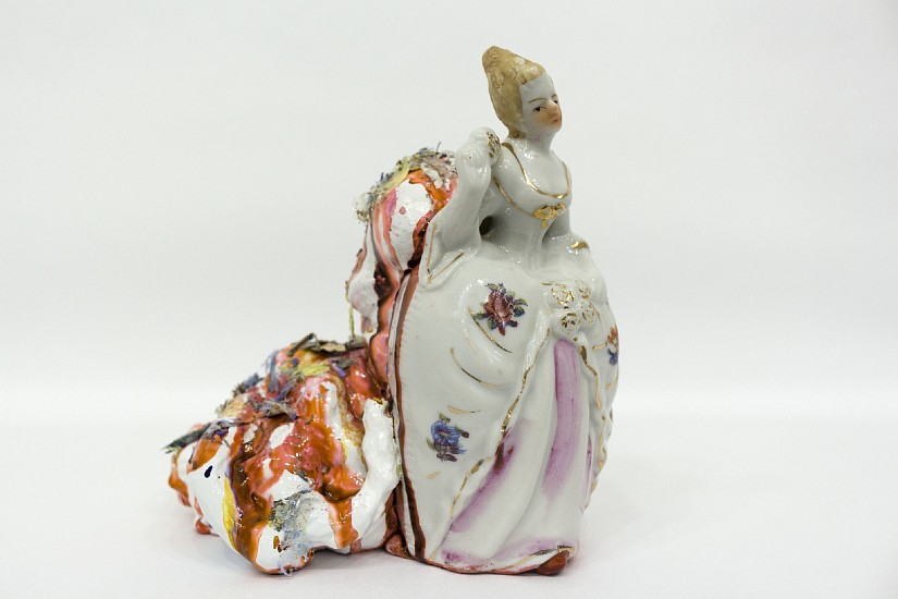 DEBORAH DANCY, BAGGAGE
porcelain figurine with insulation foam and acrylic